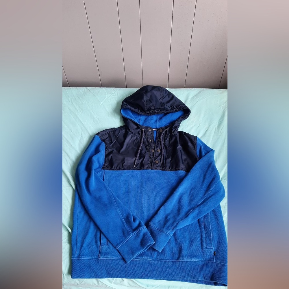 Men’s sweatshirt